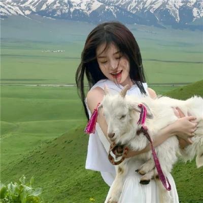 使用下方 20 个影片名，按顺序一一对应，不要改动片名文字，只根据片名和括号内类型提示来虚构全新的故事内容： 超完美明星 青蛙王子 盲侠神剑屠龙 美食家 魔鬼游戏 黑夜追凶 月殒天劫 驱魔人前传 遗孤人间 不 红旗渠 特别使命 新少林五祖 在同一屋檐下 独家新闻 从头再来 诚征老爸 越爱越美丽 决战莫斯科 历险小恐龙4